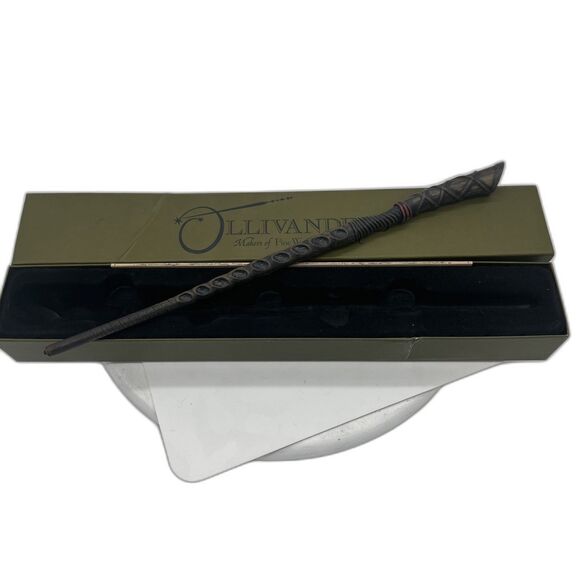 Ollivanders Makers of Fine Wands -  Harry Potter Movies Universal Studios - Picture 1 of 5